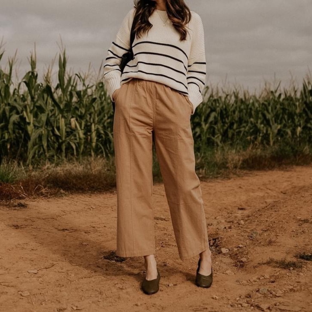 Tradlands Wide-Leg Cotton Cropped Pants in Tan
